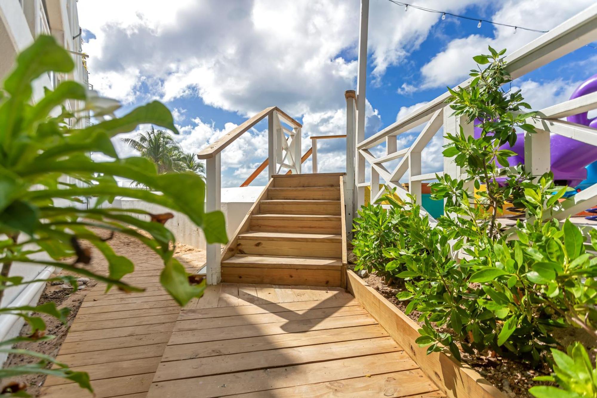 Maho Beach House - Luxe 1-Bedroom - Ocean View المظهر الخارجي الصورة